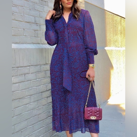 Pleated midi dress - Picture 1 of 9
